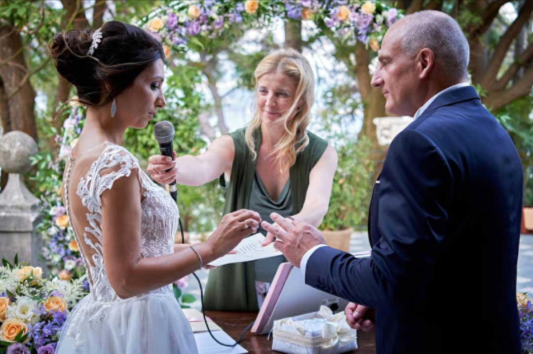 Paola celebra un matrimonio con la cerimonia della sabbia